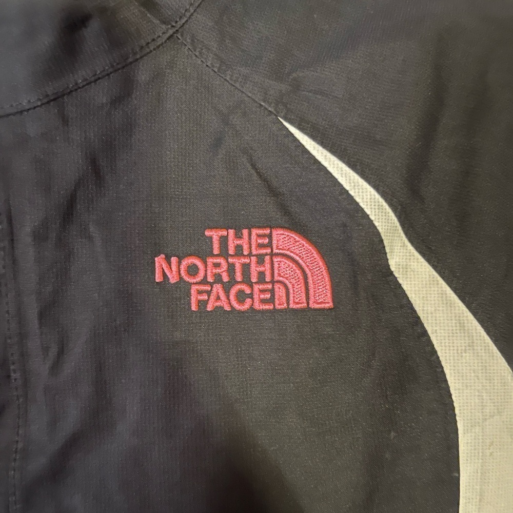The North Face Girl’s Medium Hooded Hyvent Jacket - Picture 7 of 13